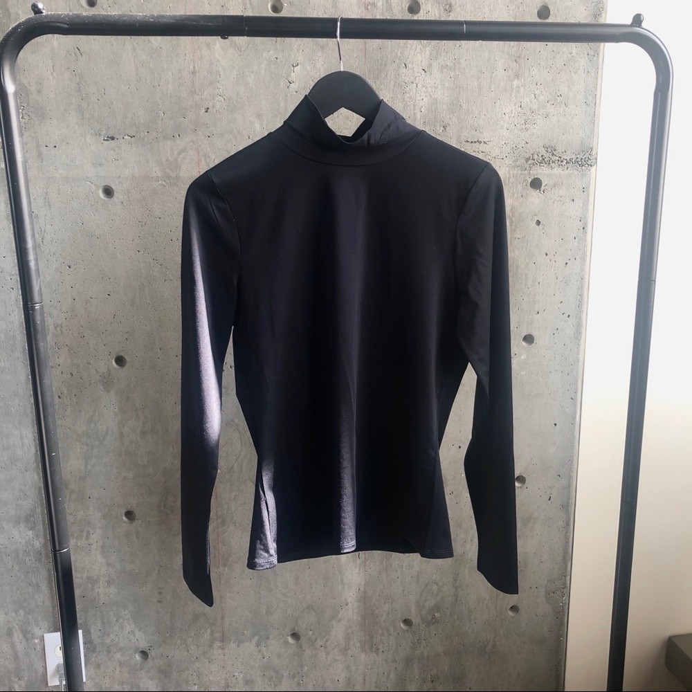 Aritzia Wilfred Black Turtleneck